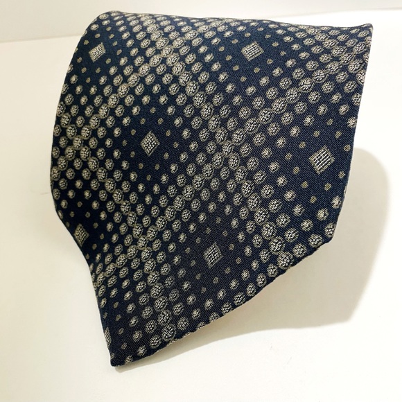 Donna Karan New York 100% Italian Silk Tie Navy Gray Grey Geometric Made in USA - Picture 2 of 6